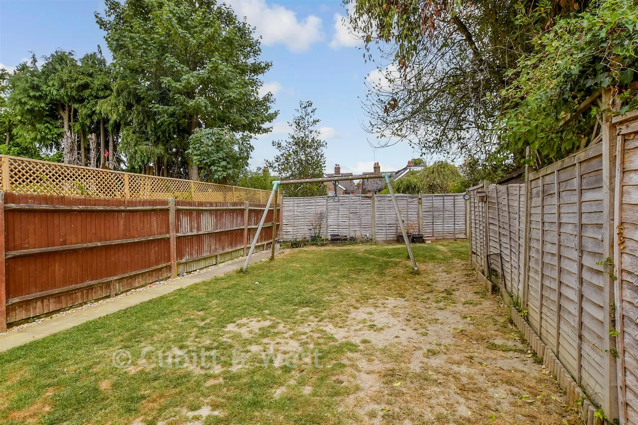 Corsletts Avenue, Broadbridge Heath, RH12, photo 17