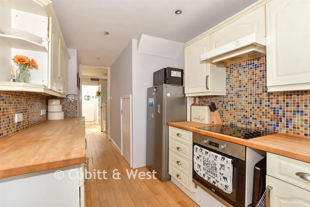 Corsletts Avenue, Broadbridge Heath, RH12, photo 8