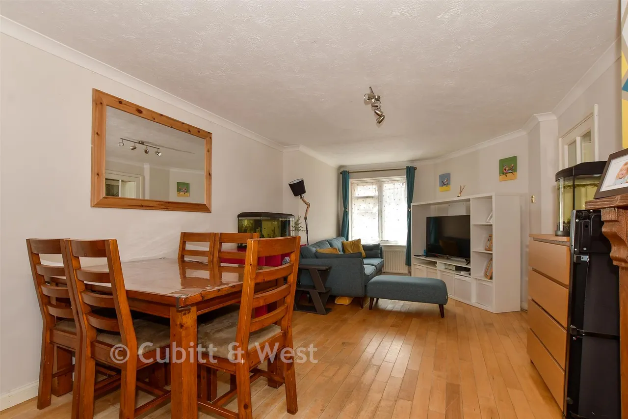 Corsletts Avenue, Broadbridge Heath, RH12, photo 5