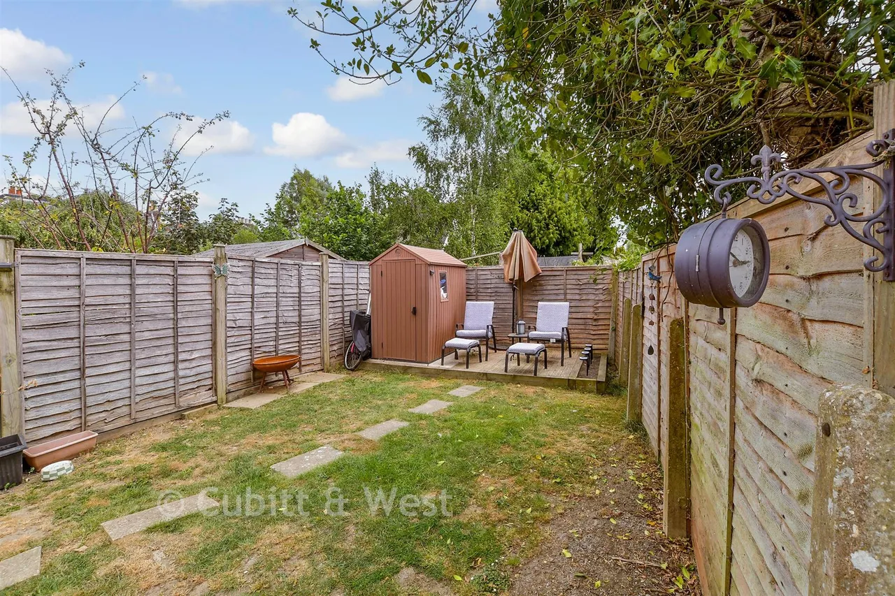 Corsletts Avenue, Broadbridge Heath, RH12, photo 18
