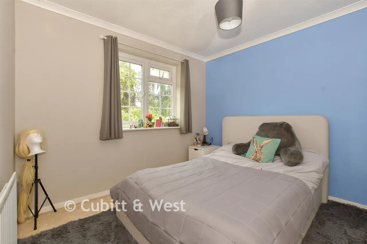 Corsletts Avenue, Broadbridge Heath, RH12, photo 11