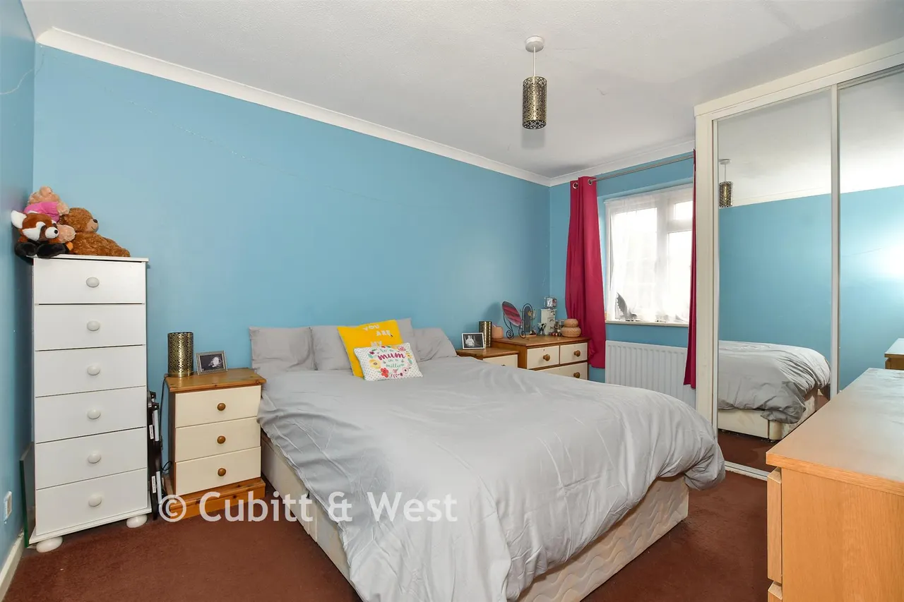 Corsletts Avenue, Broadbridge Heath, RH12, photo 12