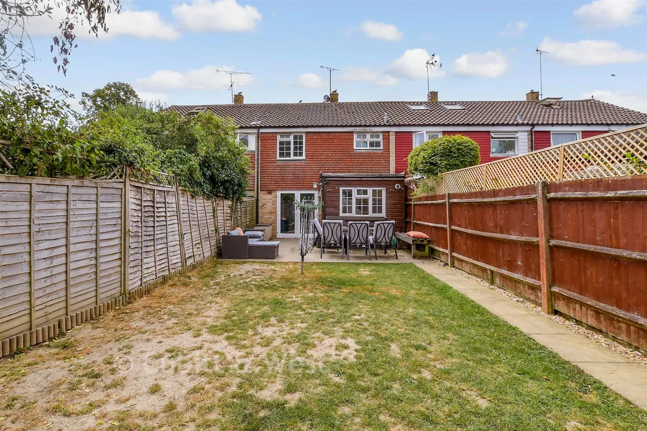Corsletts Avenue, Broadbridge Heath, RH12, photo 19