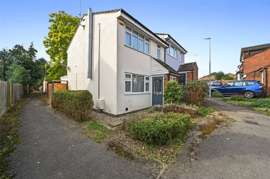 with 3 bedrooms in Newport, Nr Saffron Walden, CB11, photo 2