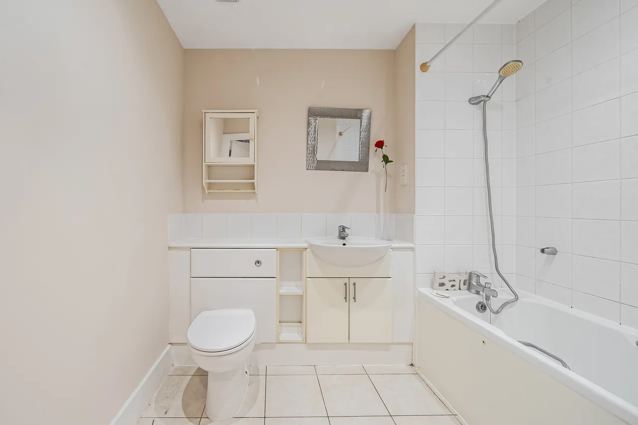 Guildford Street, Chertsey, KT16, photo 7