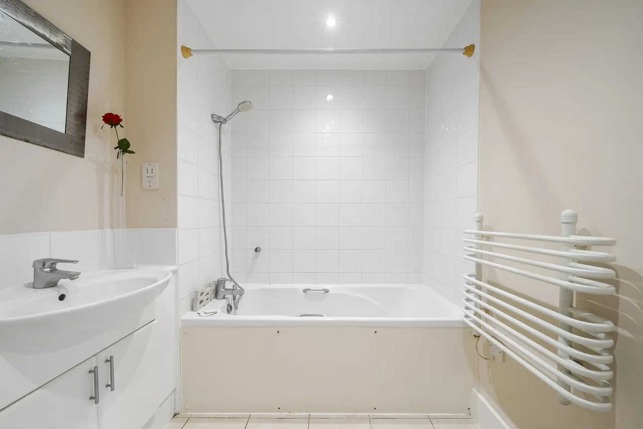 Guildford Street, Chertsey, KT16, photo 12