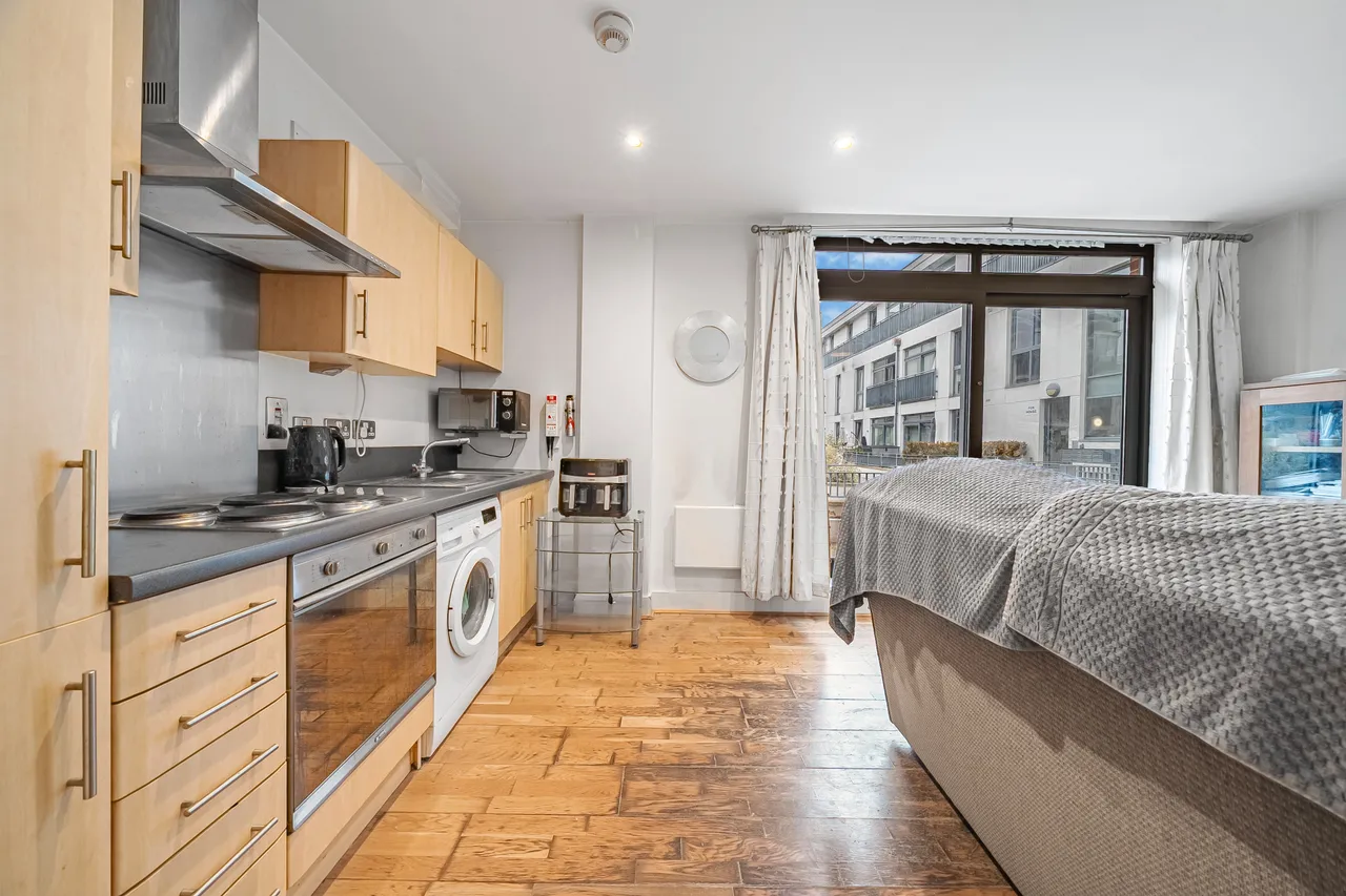 Guildford Street, Chertsey, KT16, photo 4
