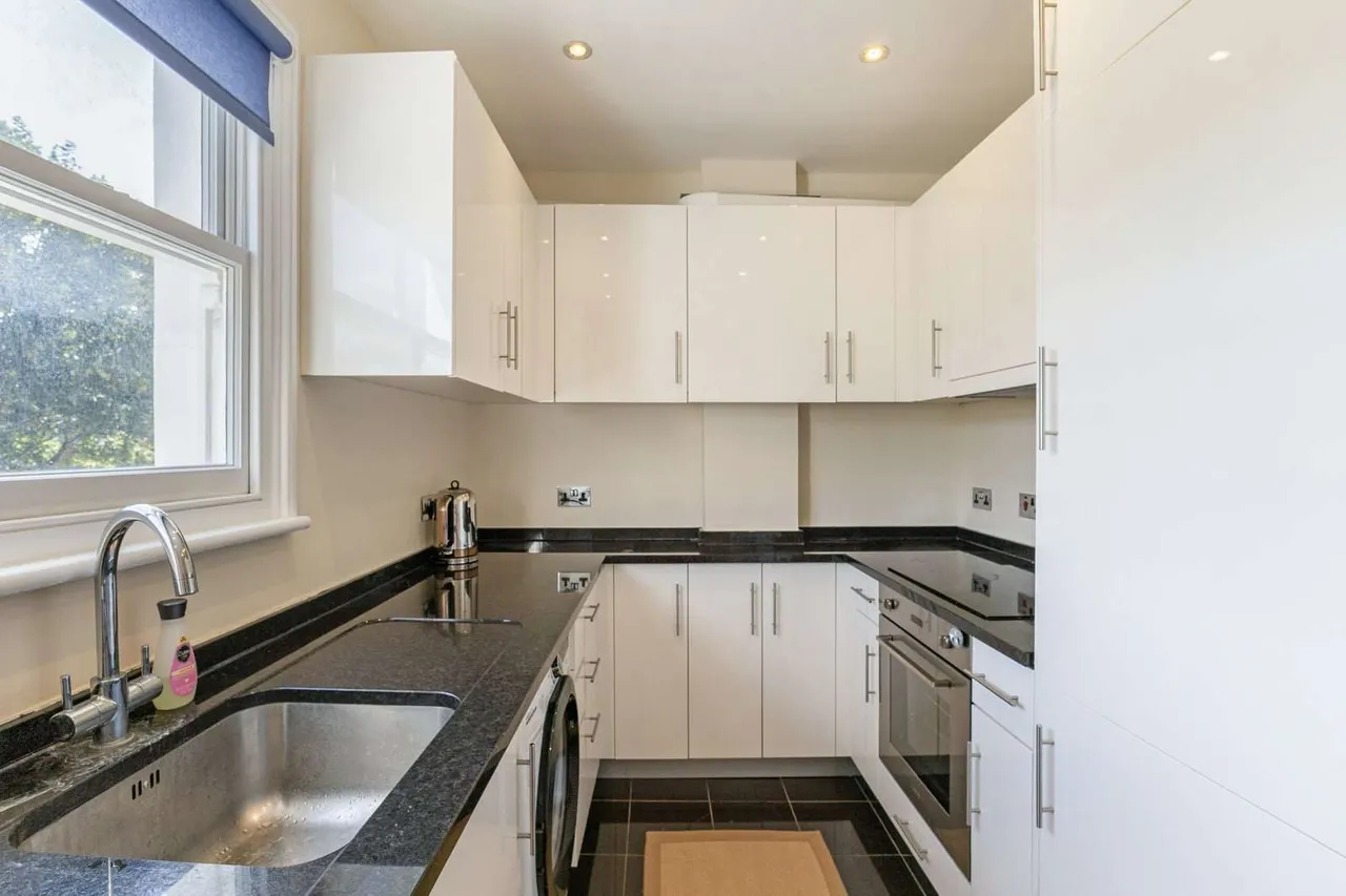 Dorncliffe Road, Fulham, London, SW6 5LE, photo 4