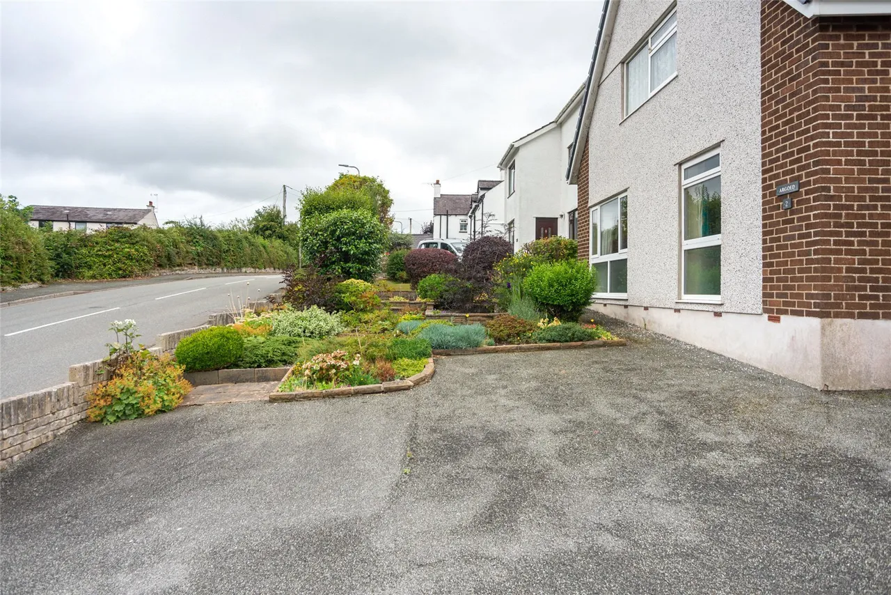 Y Wern, Llanfairpwll, photo 15