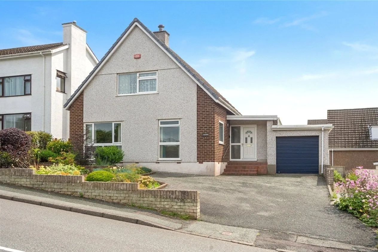 3 bed house for sale, Y Wern, Llanfairpwll