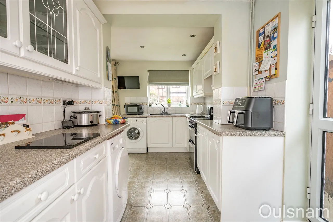 Avon Close, Bromsgrove, Worcestershire, B60 3PE, photo 3