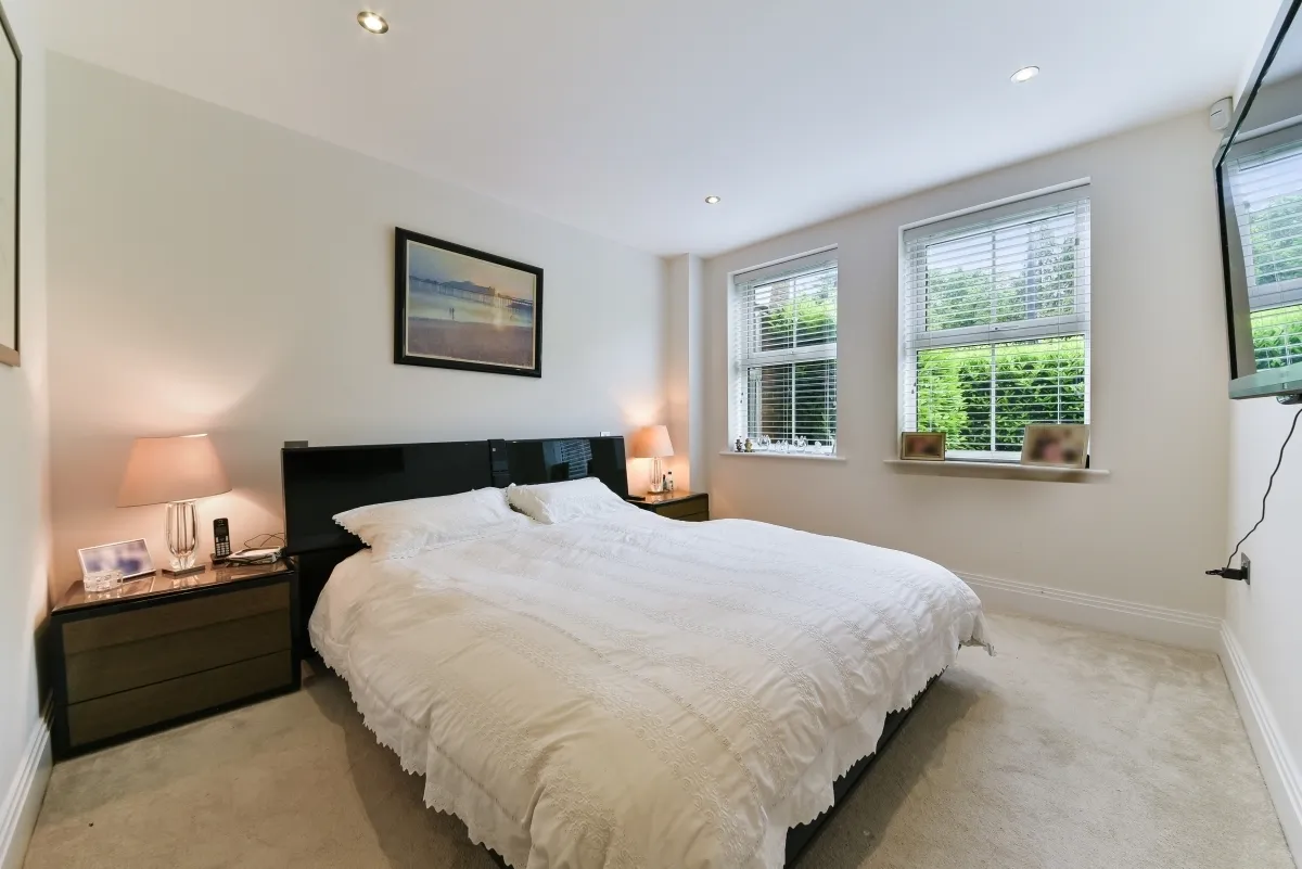 Common Road Stanmore HA7, photo 7