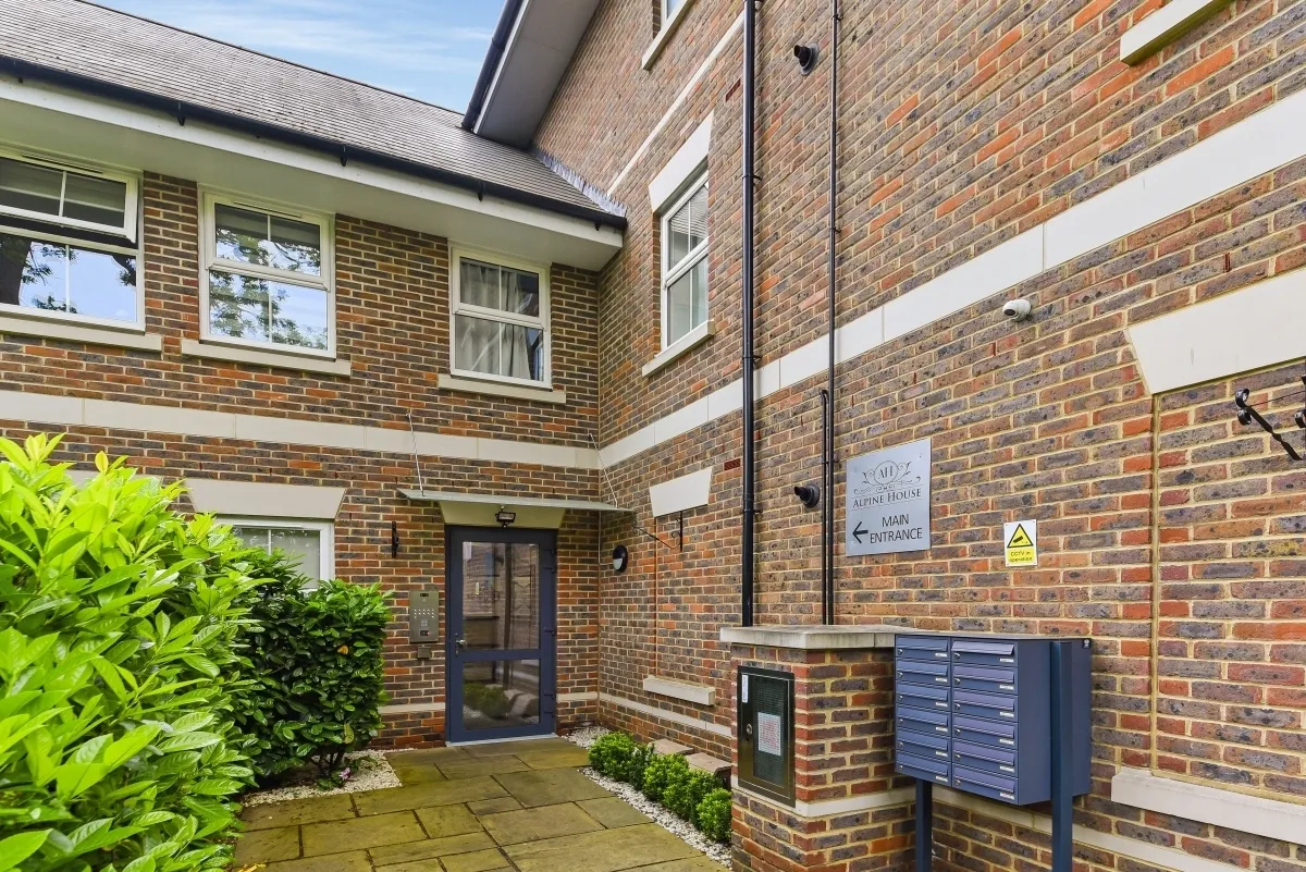 Common Road Stanmore HA7, photo 9