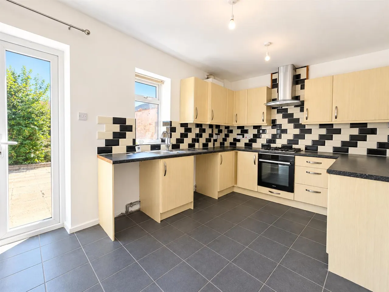 Henfield Road, Eastbourne, BN22, photo 5