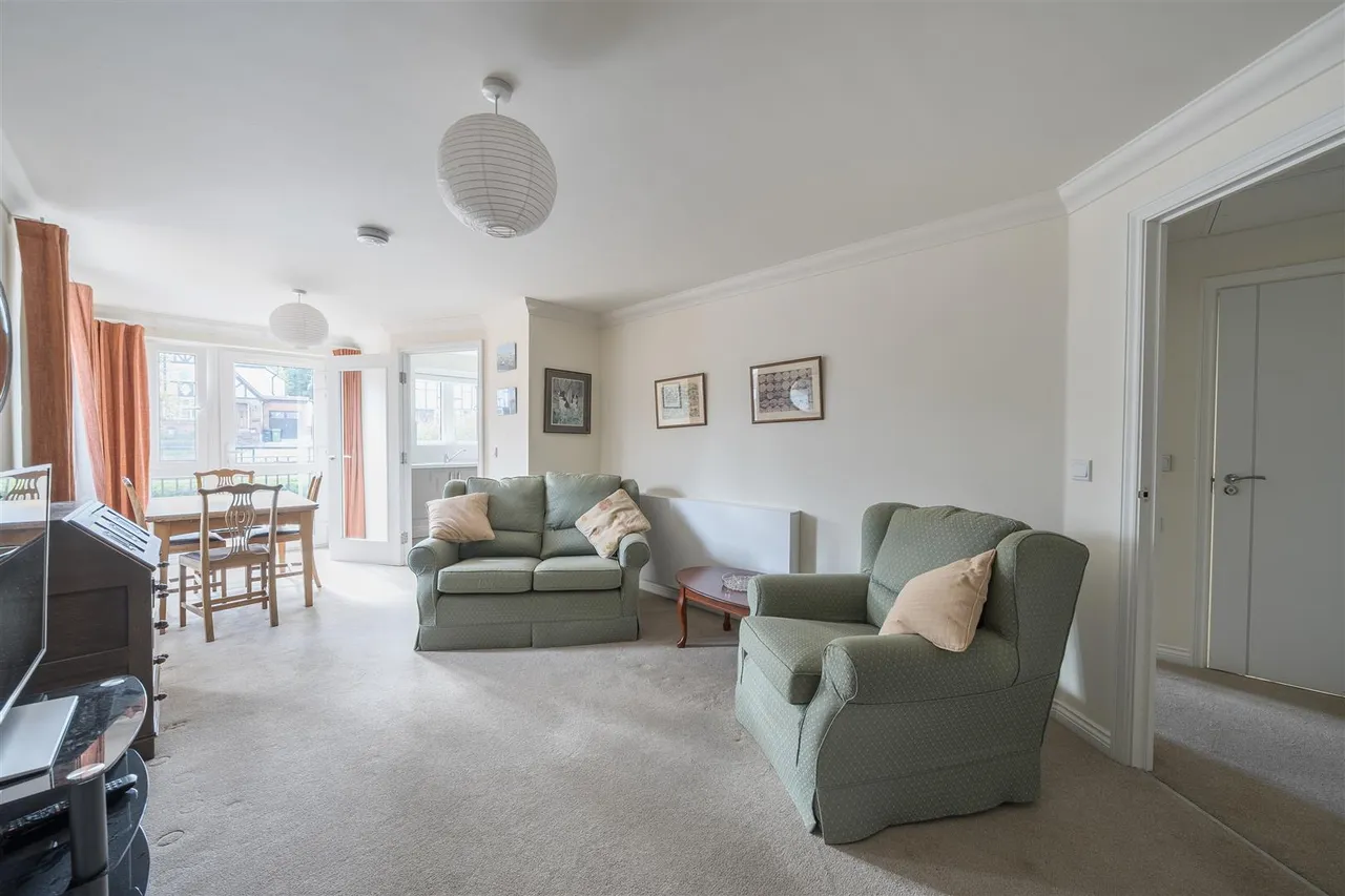 Great Tattenhams, Epsom, KT18, photo 8