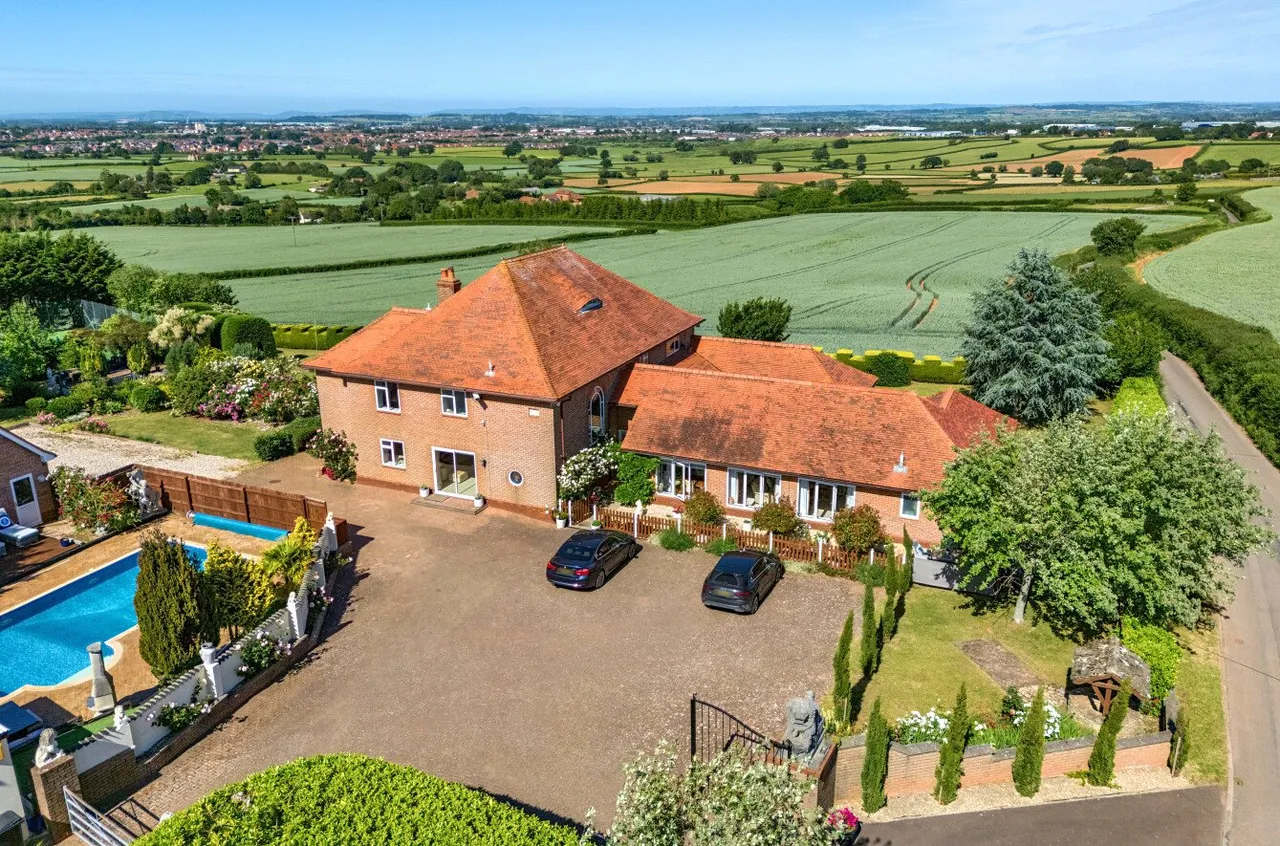 Dancing Hill, North Petherton, TA6, photo 2