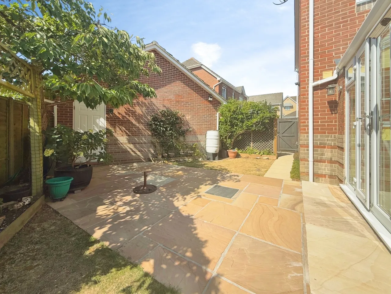Wiltshire Crescent, Basingstoke, Hampshire, RG22 5FD, photo 5