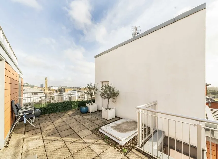Holland Gardens, Brentford, TW8, photo 6