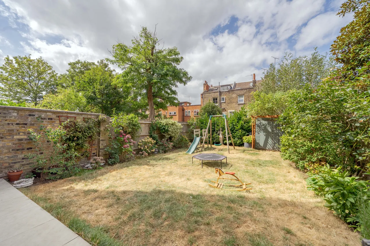 Hilltop Road, London, NW6, photo 2