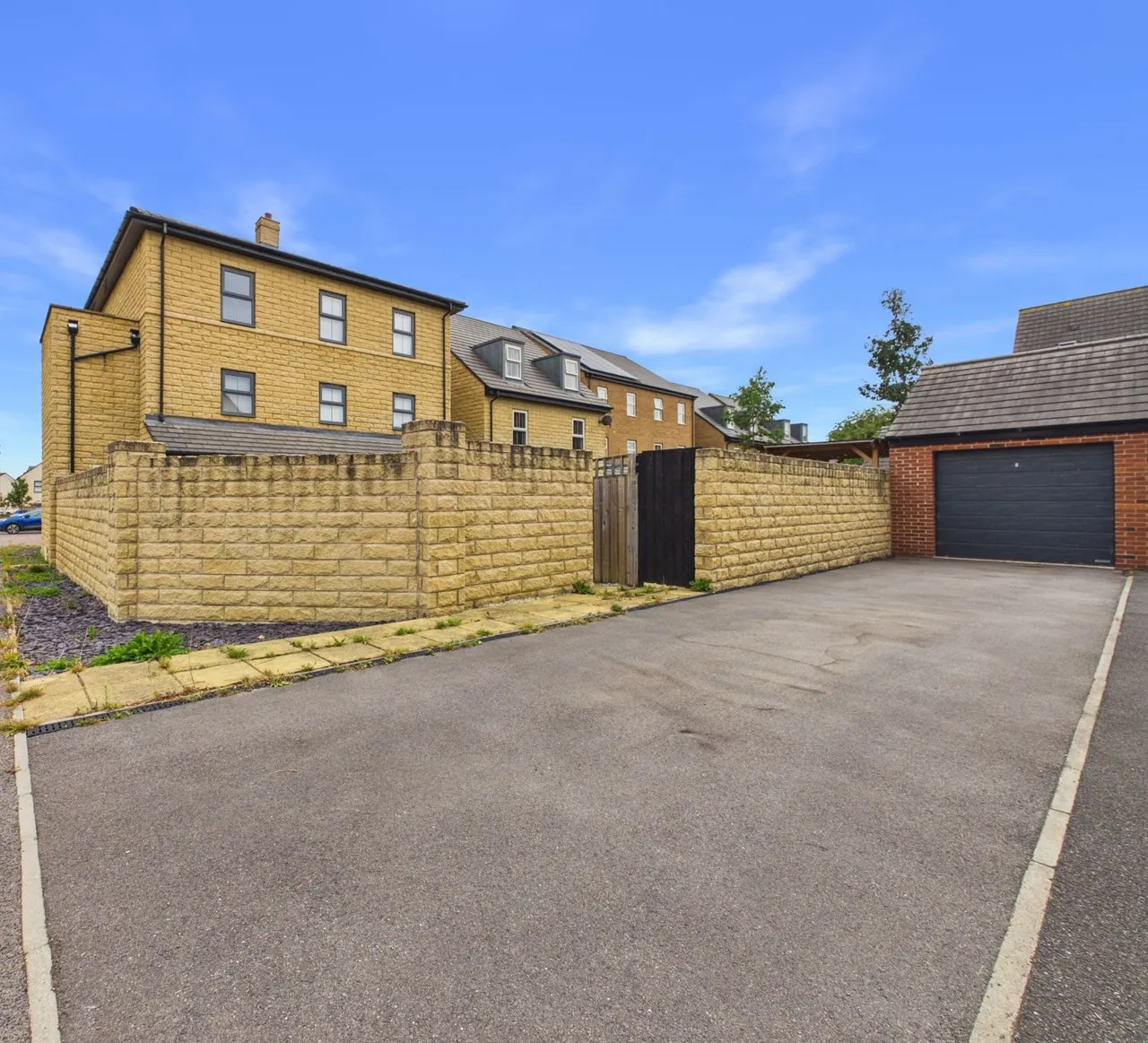 Voysey Avenue, Castleford, WF10, photo 24