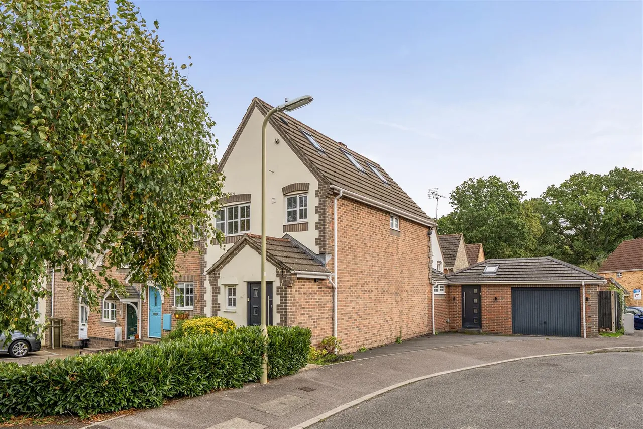 4 bed house for sale, John Bunyan Close, Whiteley