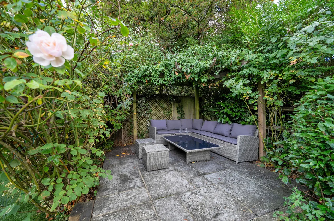 Lickfolds Road, Rowledge, GU10, photo 11
