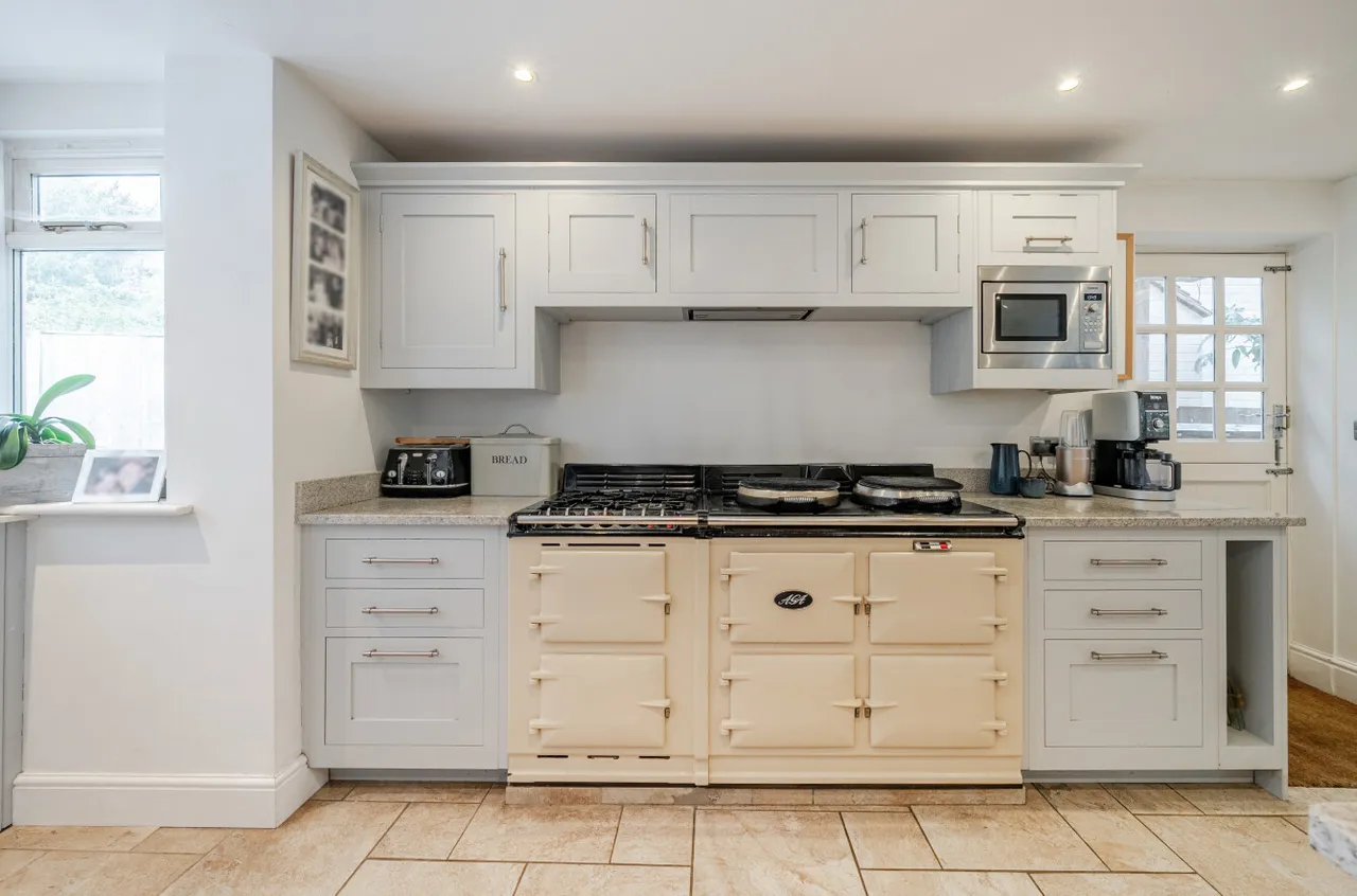 Lickfolds Road, Rowledge, GU10, photo 9