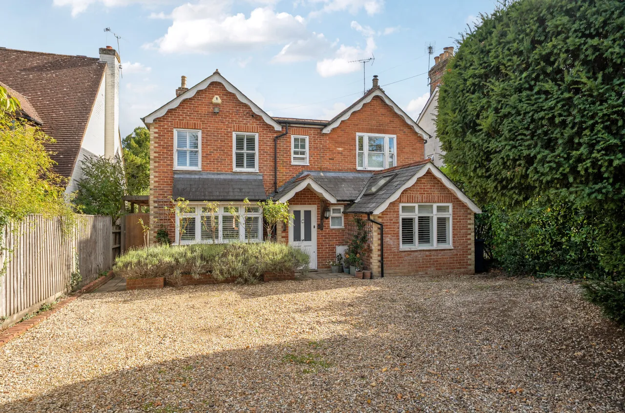 5 bed house for sale, Lickfolds Road, Rowledge, GU10