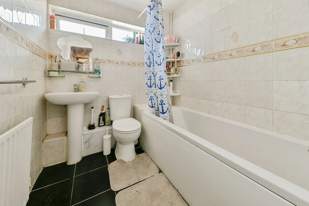 Canterbury Way, STEVENAGE, Hertfordshire, SG1, photo 17