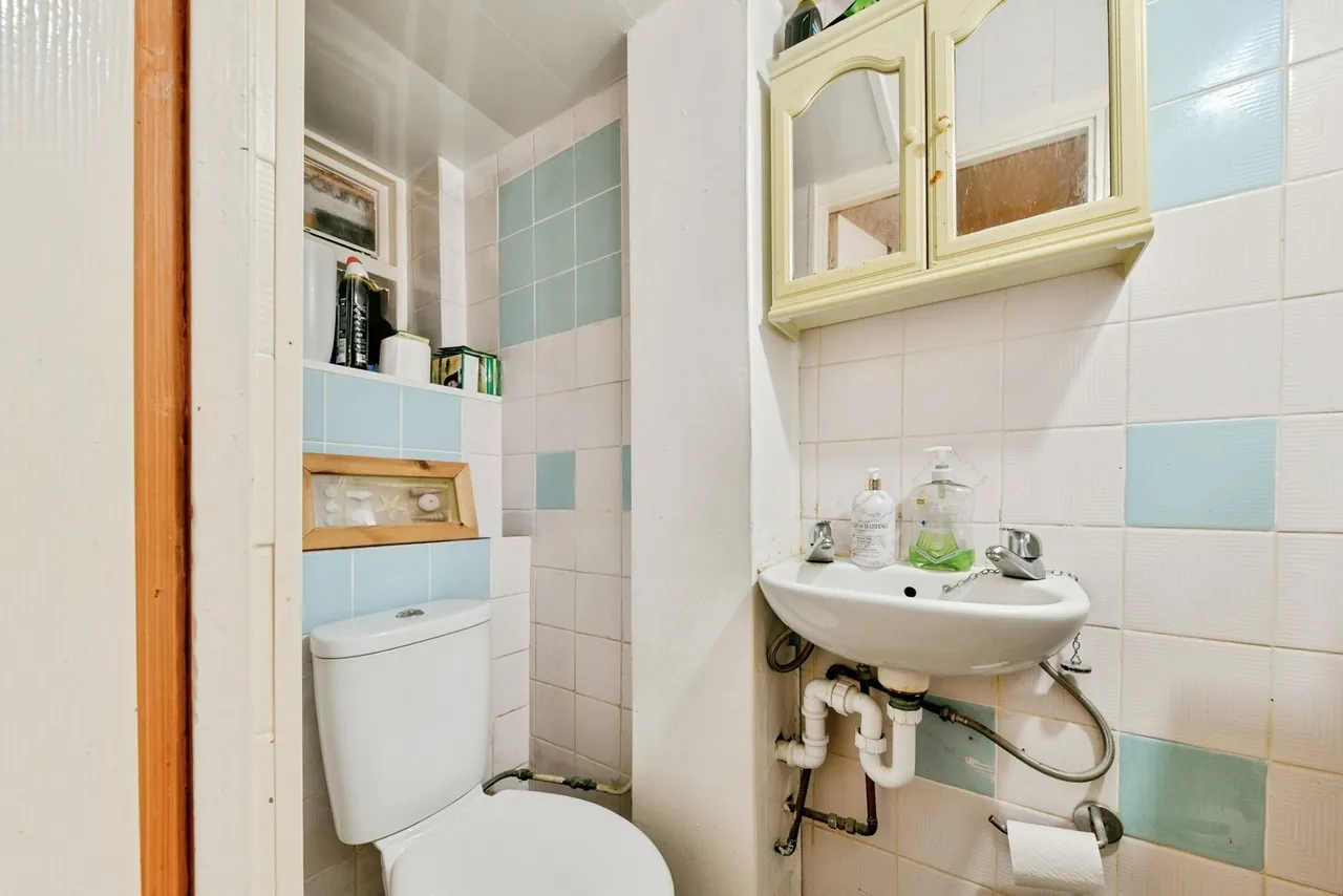 Canterbury Way, STEVENAGE, Hertfordshire, SG1, photo 11