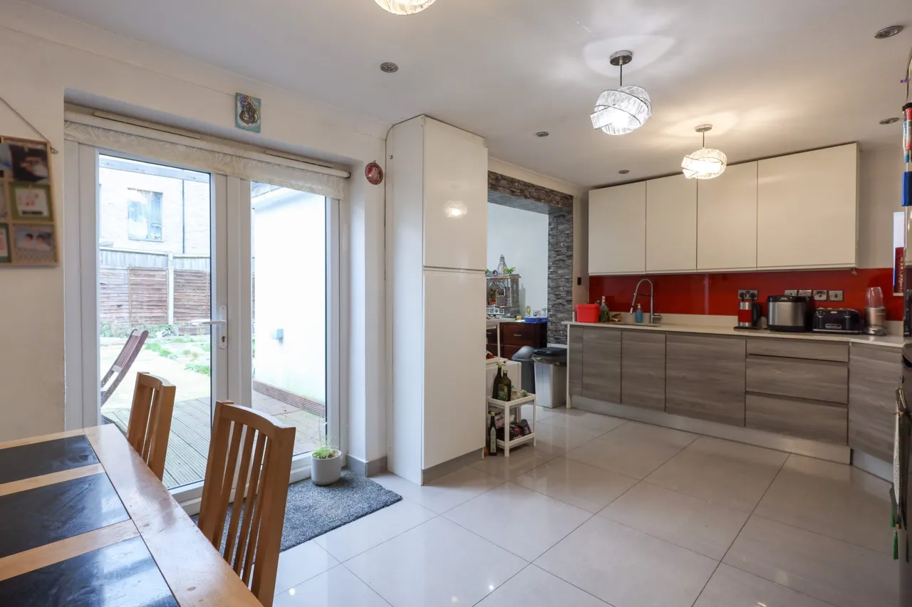 Kings Drive, Edgware, HA8, photo 8