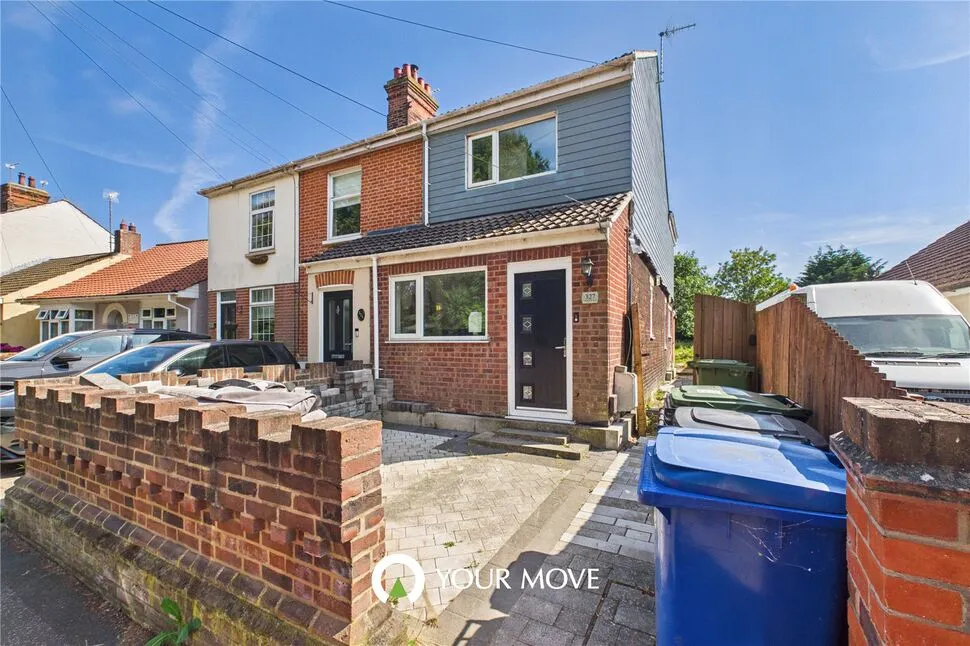 3 bed house for sale — Oulton Road North, Lowestoft, Suffolk, NR32