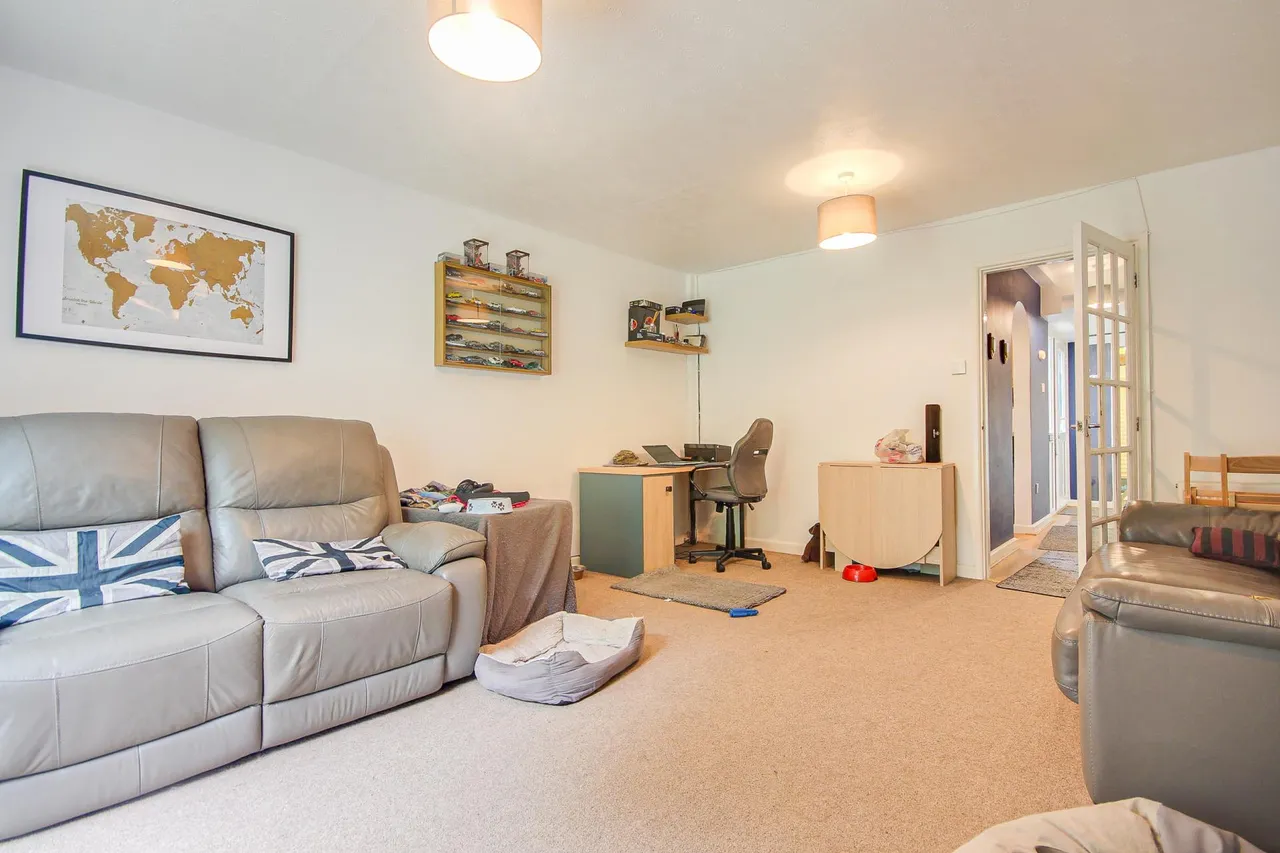 Armscroft Gardens, Gloucester, GL2, photo 4