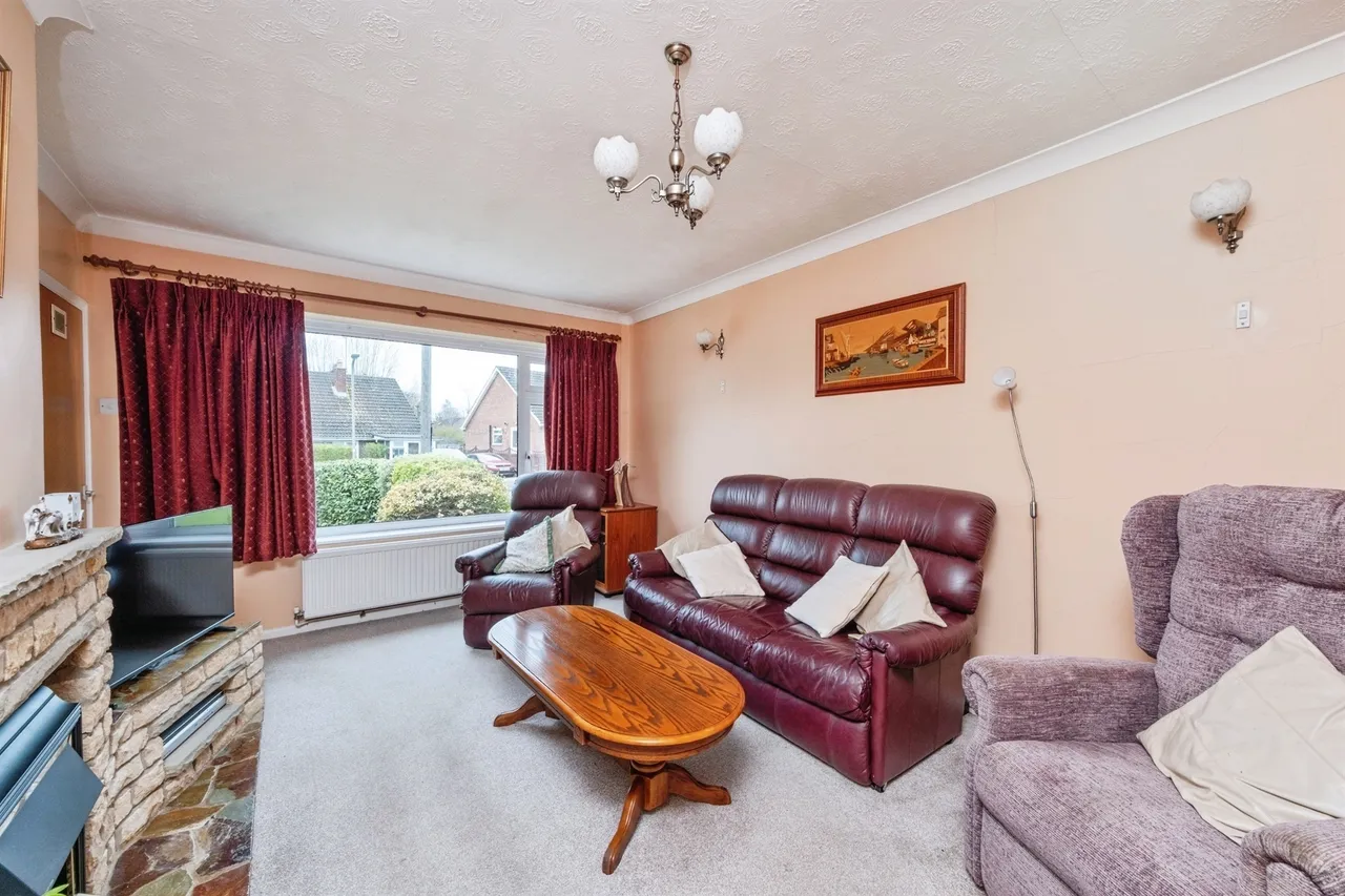 Woodlands Crescent, Buckingham, MK18, photo 3