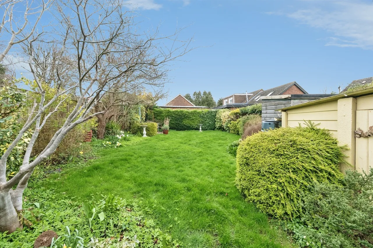 Woodlands Crescent, Buckingham, MK18, photo 17