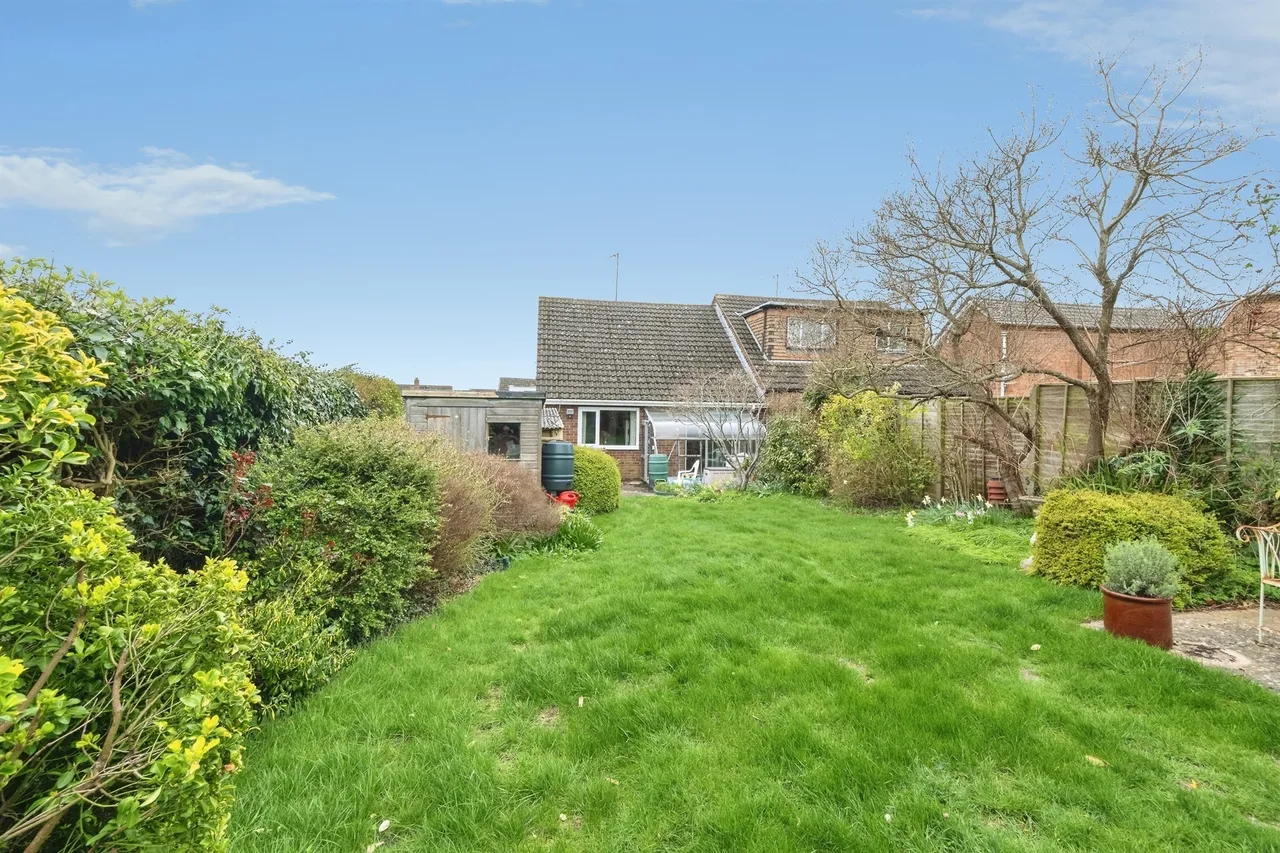 Woodlands Crescent, Buckingham, MK18, photo 19