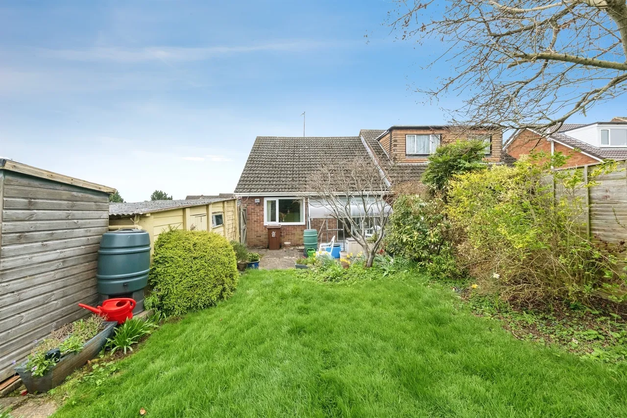 Woodlands Crescent, Buckingham, MK18, photo 20