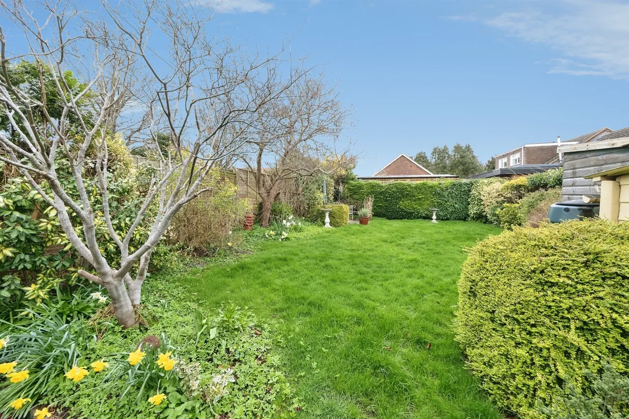 Woodlands Crescent, Buckingham, MK18, photo 18