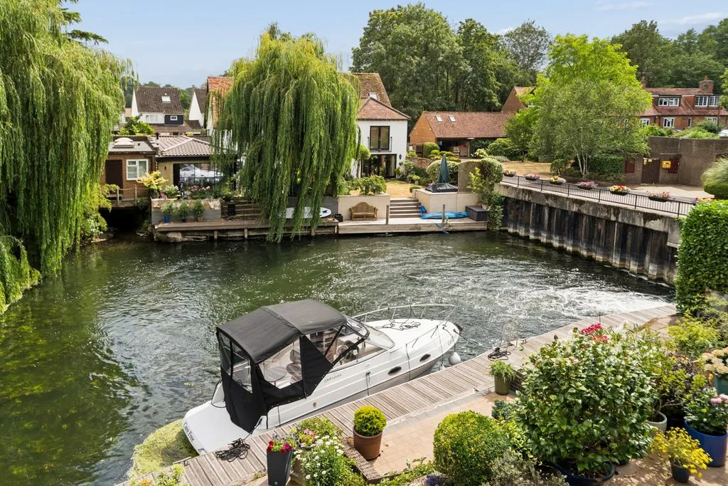Temple Mill Island, Marlow SL7 1SQ, photo 16
