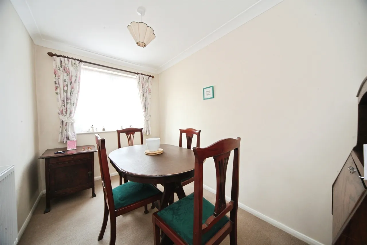 Mullion Close, Luton, LU2, photo 5