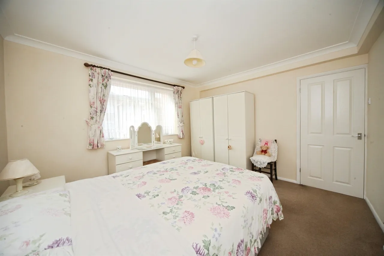 Mullion Close, Luton, LU2, photo 9