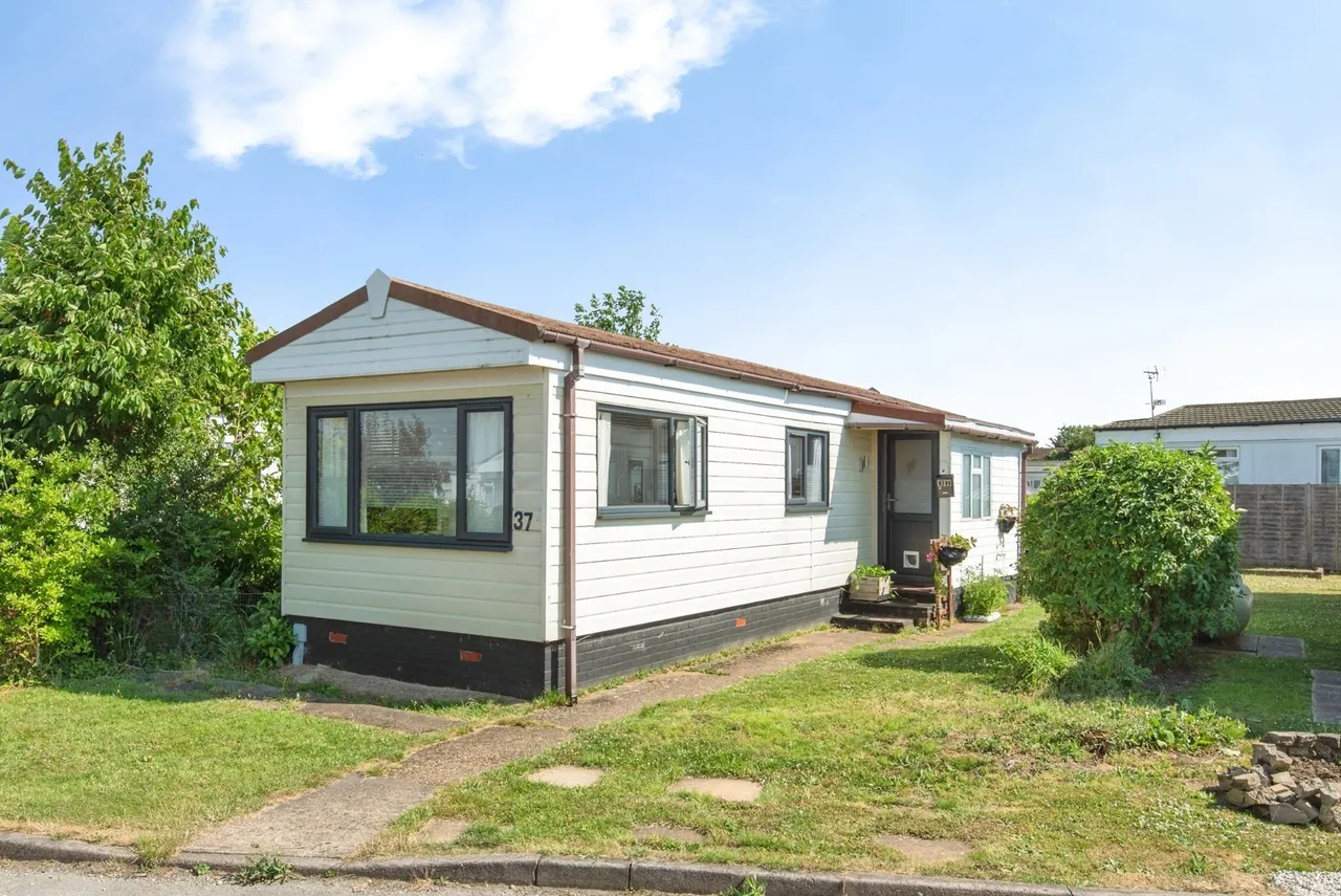 Three Star Park, Bedford Road, Lower Stondon, Henlow, SG16, photo 14