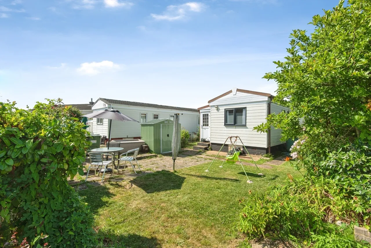 Three Star Park, Bedford Road, Lower Stondon, Henlow, SG16, photo 11