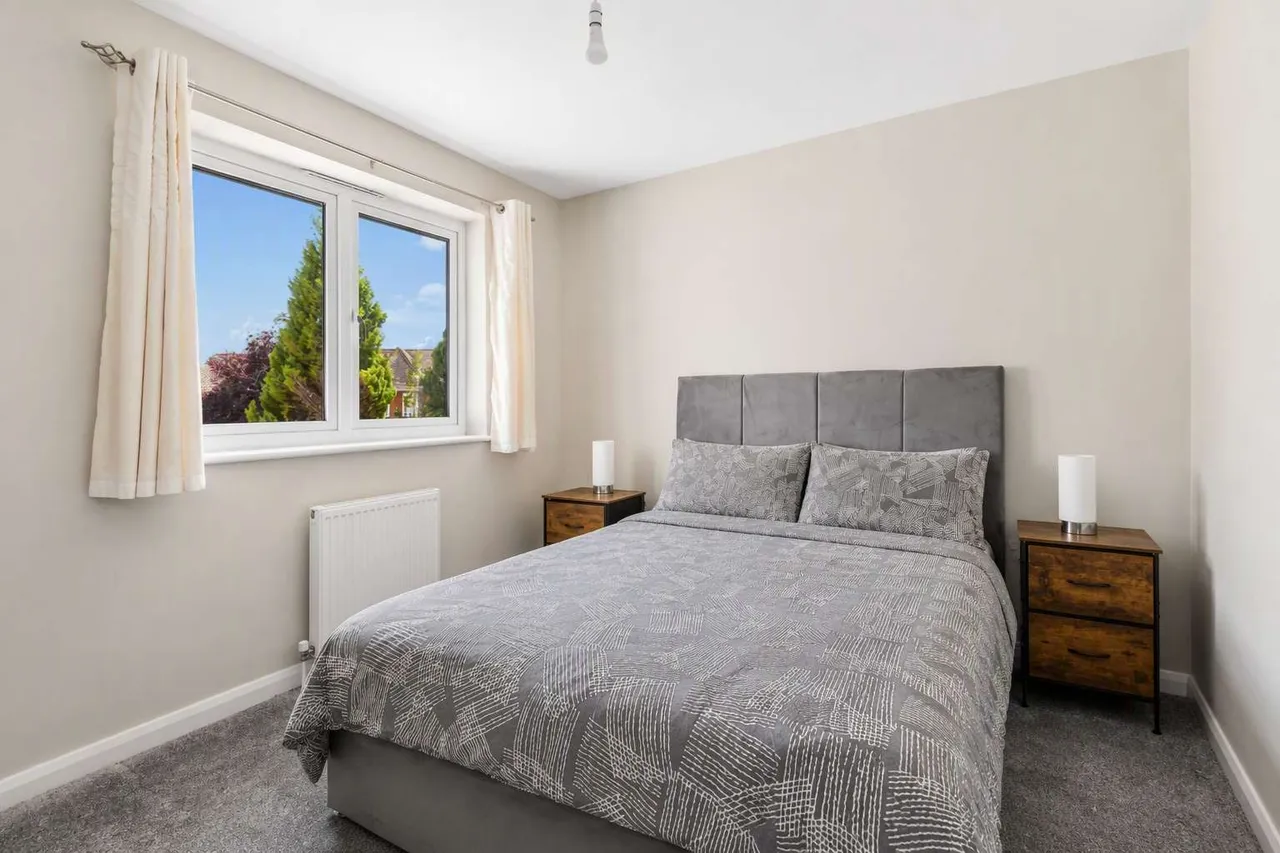 Warren Road, Guildford, Surrey, GU1 2HG, photo 11