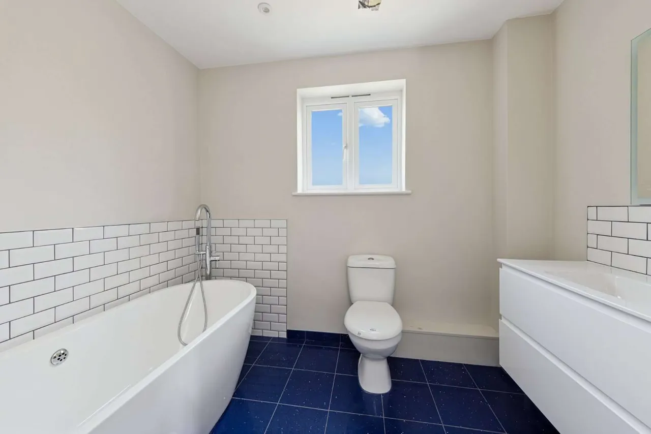 Warren Road, Guildford, Surrey, GU1 2HG, photo 12