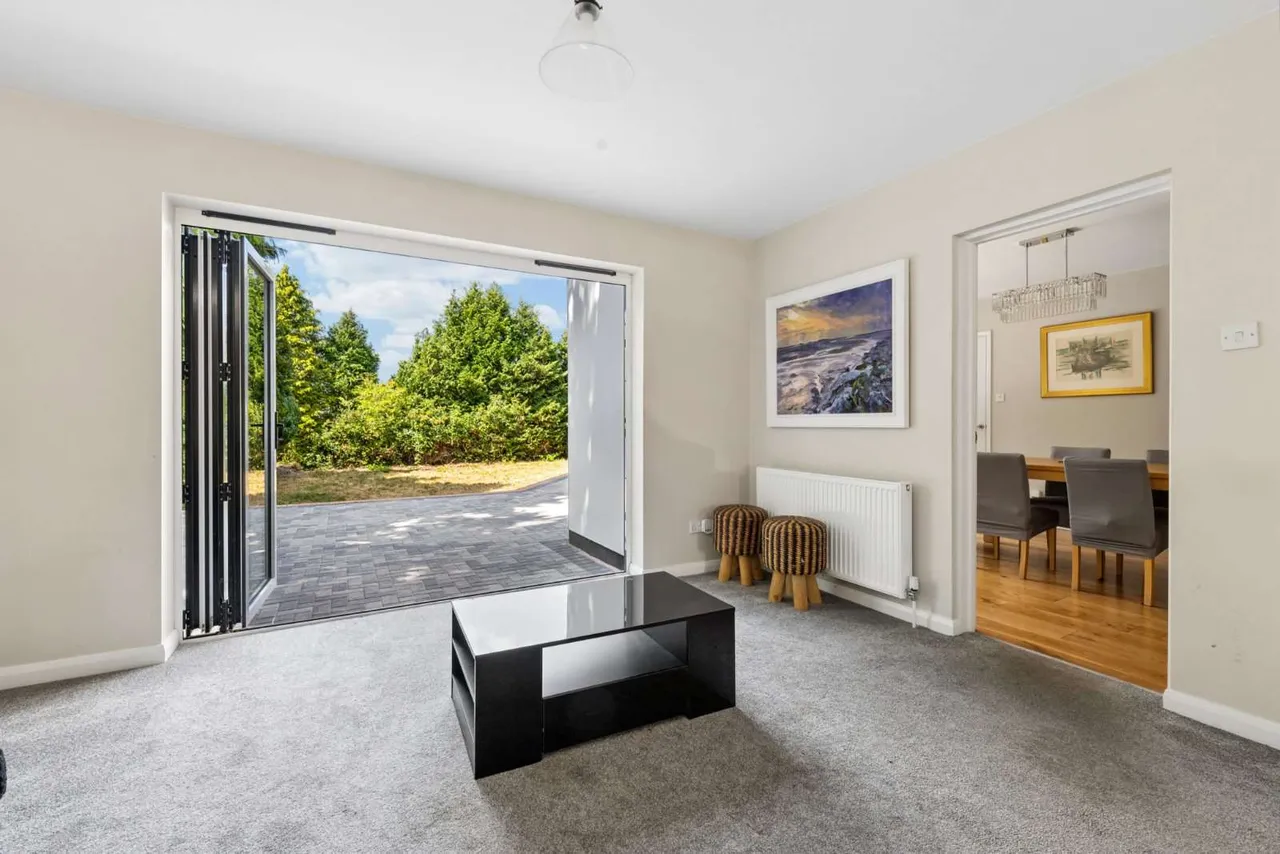 Warren Road, Guildford, Surrey, GU1 2HG, photo 6