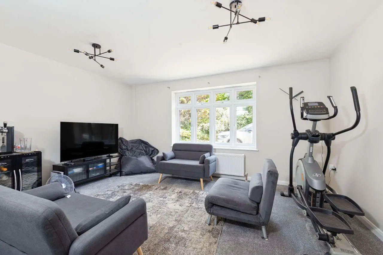 Warren Road, Guildford, Surrey, GU1 2HG, photo 8