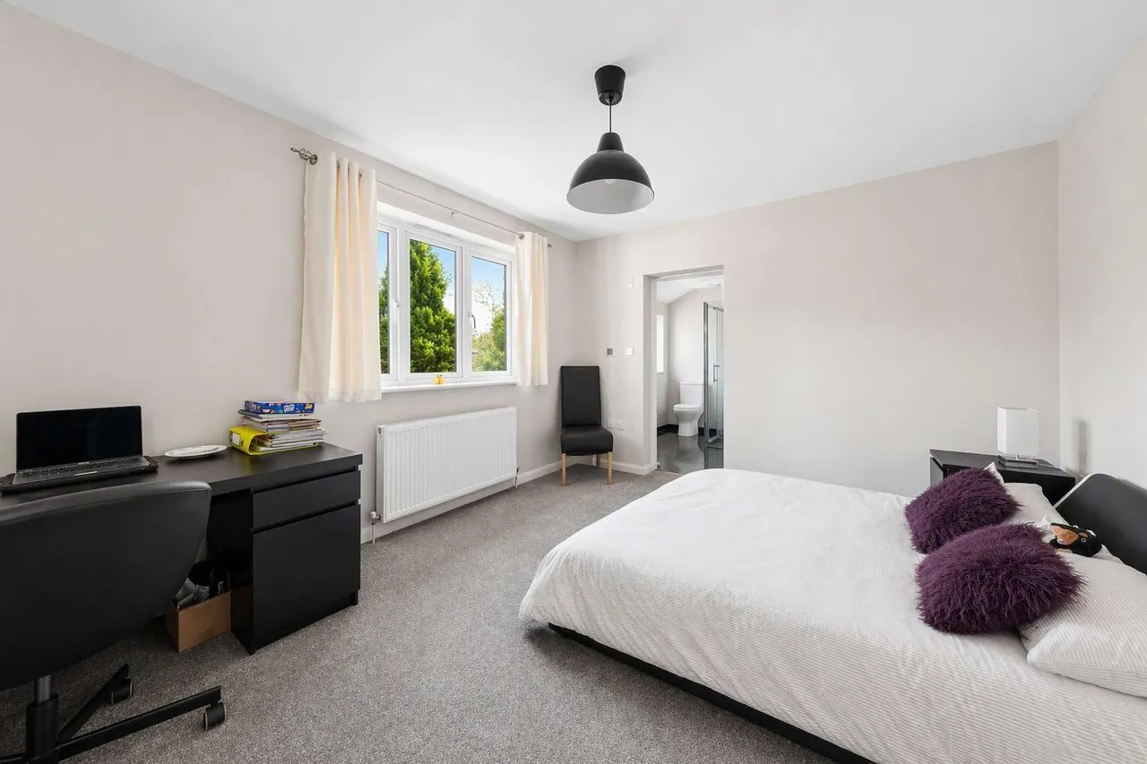 Warren Road, Guildford, Surrey, GU1 2HG, photo 10
