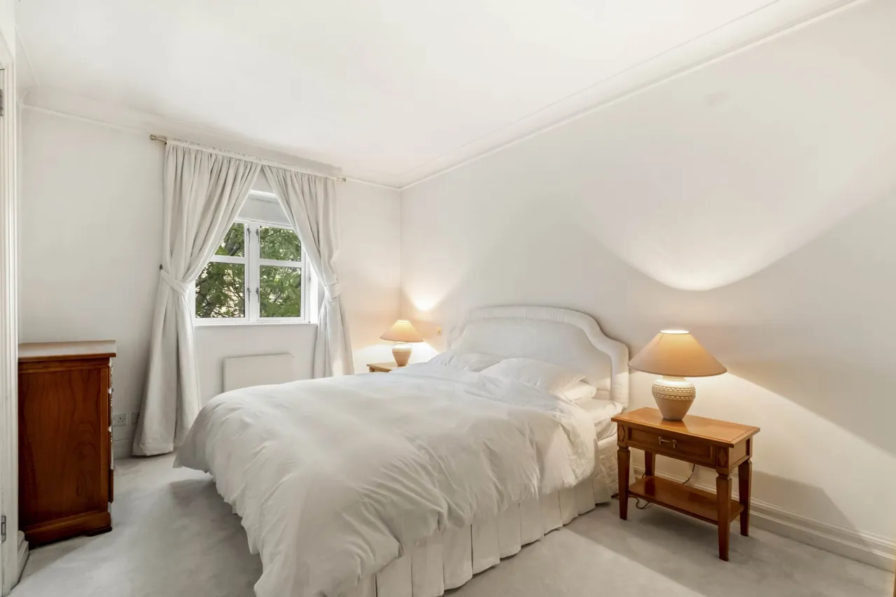 Maple Lodge, Kensington Green, W8 5UN, photo 3