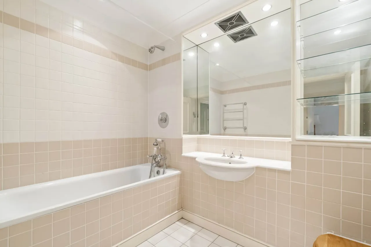 Maple Lodge, Kensington Green, W8 5UN, photo 4